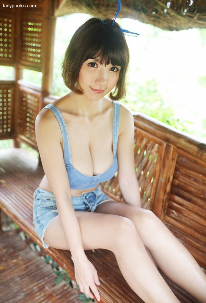 It's big and q-ball, but it can't cover Xiaoxi, a sweet girl. She's sexy and cute - 4