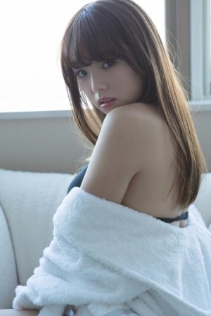 Japanese beauty Shinozaki's sexy photo again