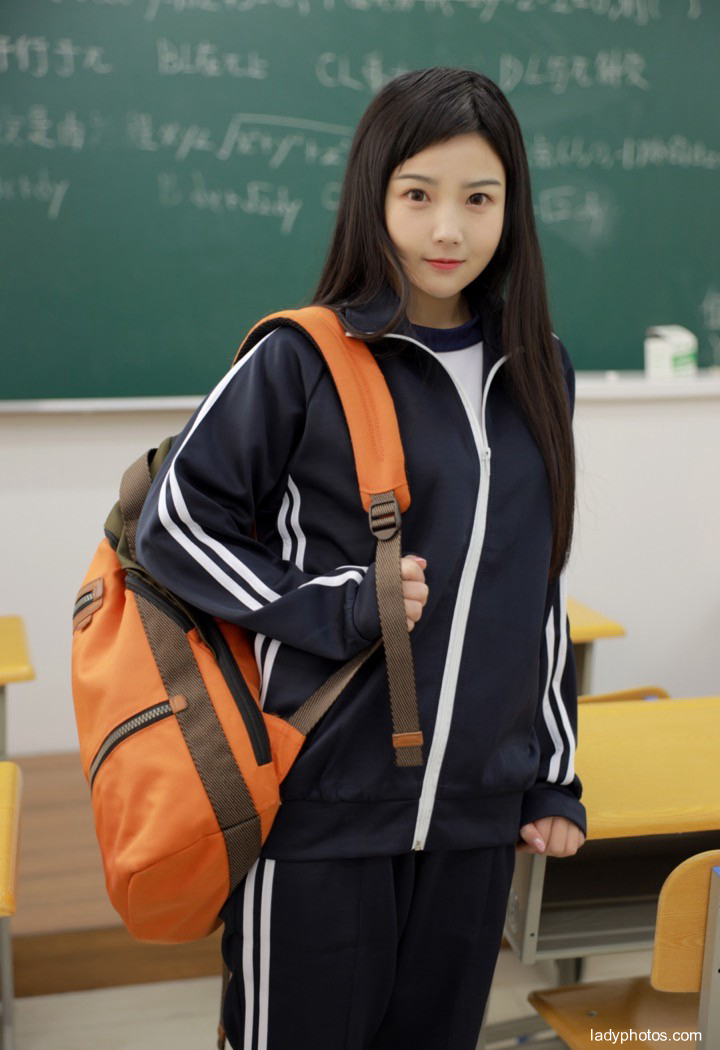 Pure classroom stripper model Xu Weiwei performs the temptation of school uniform - 1