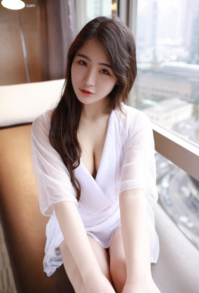 Model college house rabbit skin white beautiful shy white thigh water Lingling - 2