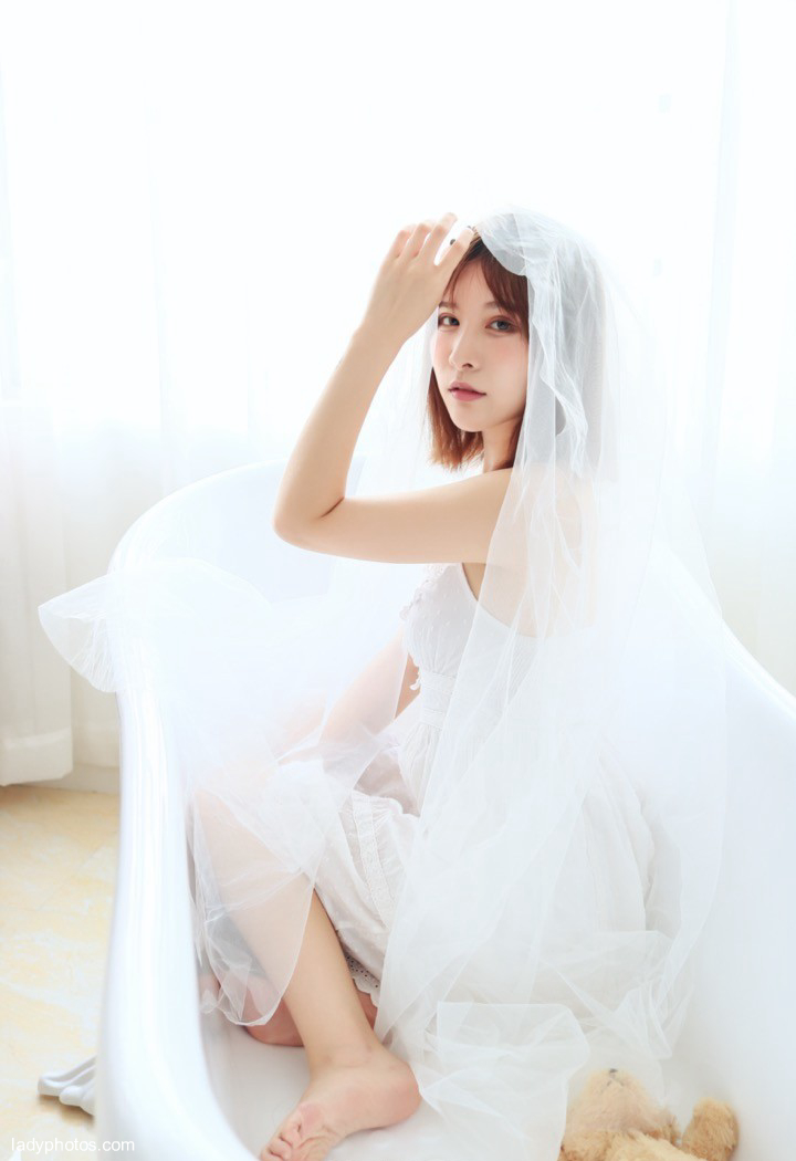 清純な花嫁の絶美なウエディングドレスの写真、方法を考えて家に結婚しなければなりません - 2