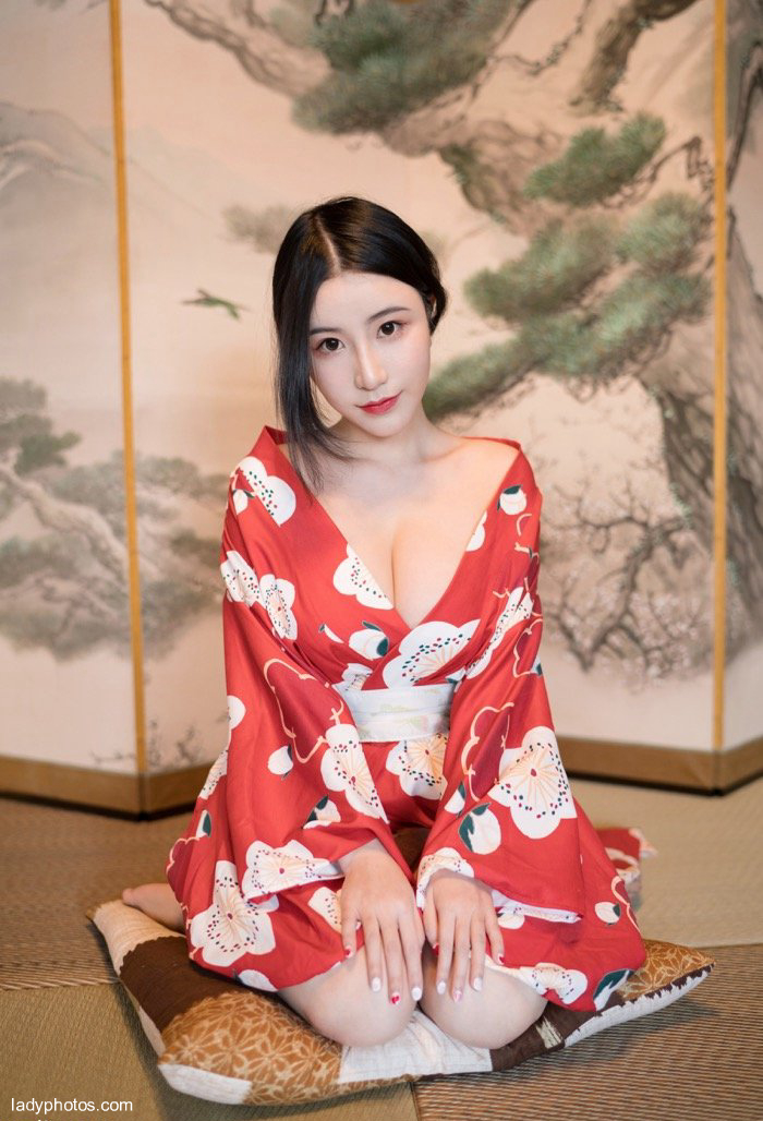 セクシーな美人の謝zhi馨の日本の風情の大きな塊は極限の誘惑を上演します。 - 1