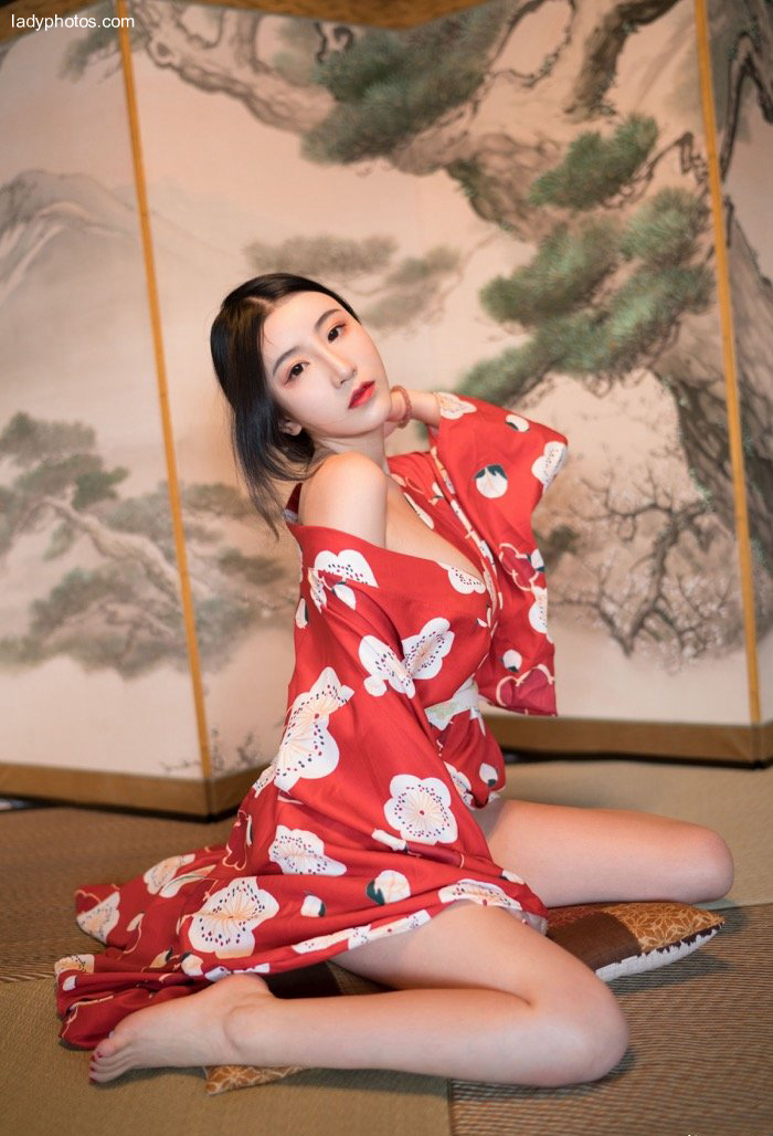 セクシーな美人の謝zhi馨の日本の風情の大きな塊は極限の誘惑を上演します。 - 2
