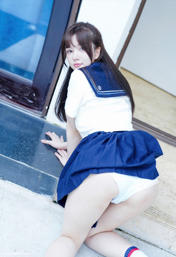 Wearing JK uniform, playing with binding model Nuo Meizi's double temptation and sexy attack - 4