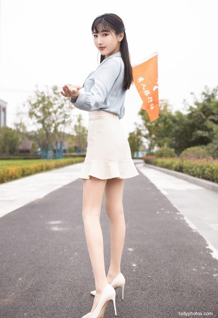 Model Lu Xuanxuan turned into a beautiful tour guide to seduce tourists all night - 3