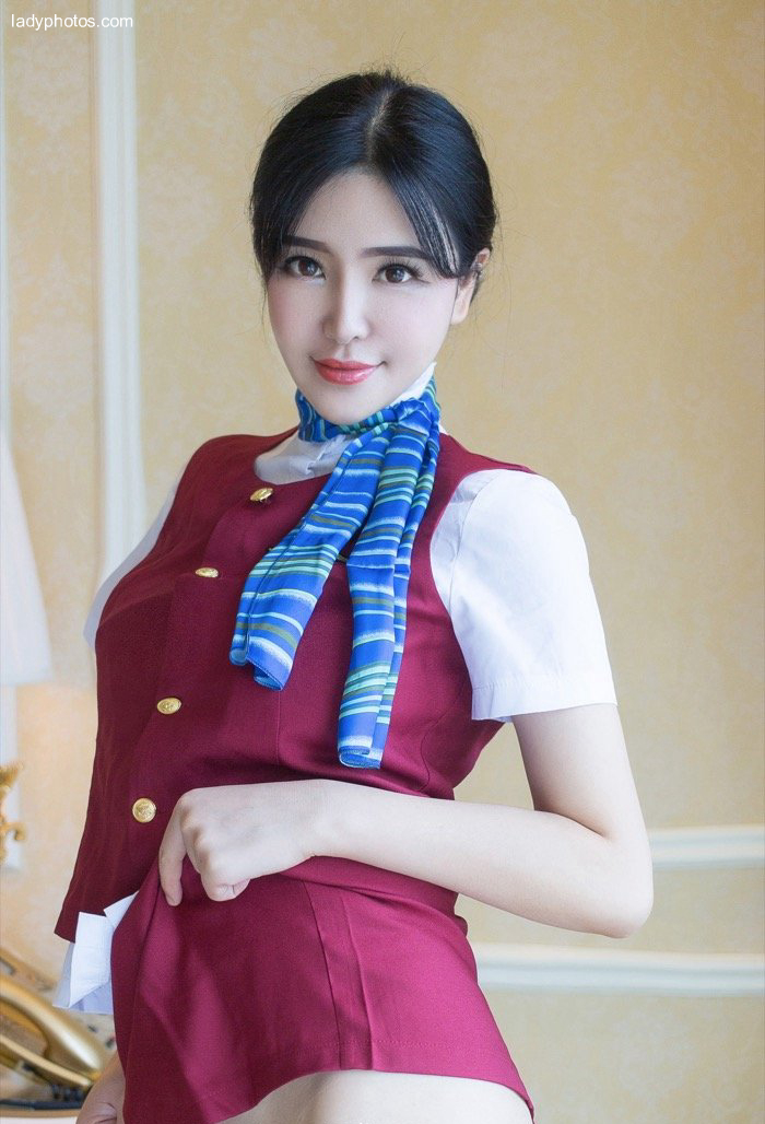 Sexy Liu yu'er: bold stewardess uniform - 1