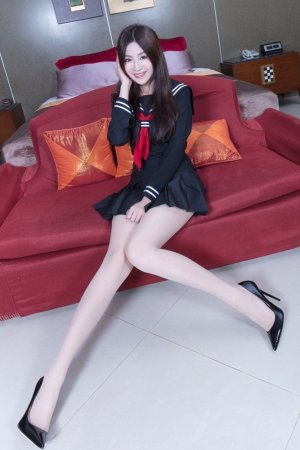 Beautiful leg queen Jian Xiaoyu: beautiful body, legs below the chest!