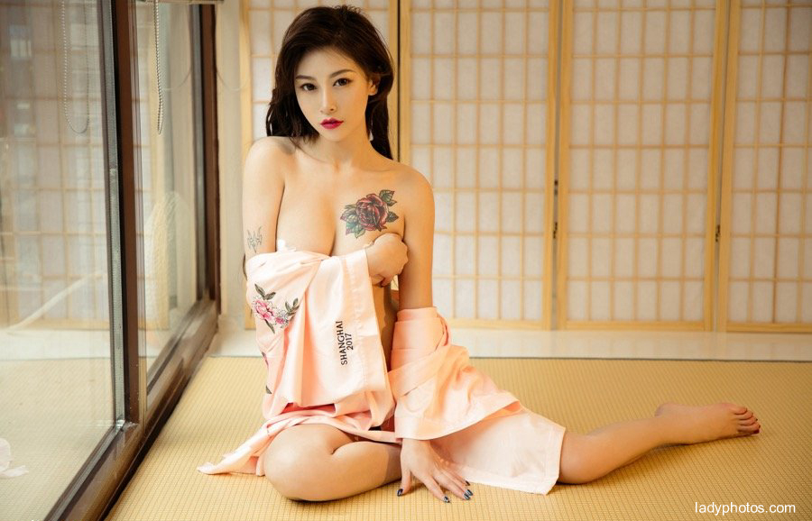 Tattoos are sexy! The best imperial sister Du Hua, who can resist the charming fragrance of flowers - 3