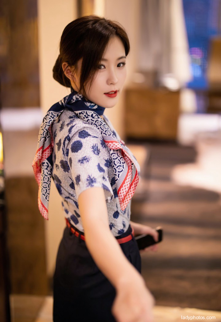 Temperament beauty Yang Ziyan stewardess uniform temptation black silk beautiful legs charming and moving - 4