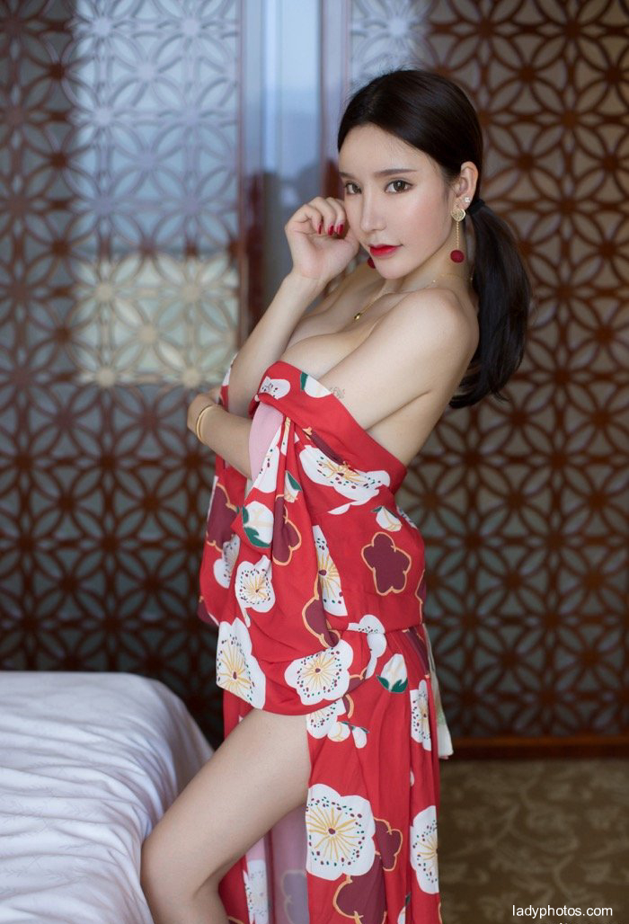 Lust! Hot imperial sister Zhou Yuxi's graceful posture and charming expression - 1