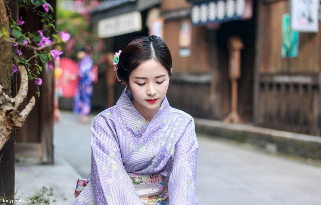 Lovely kimono girl paper, fresh, cute, elegant and dignified - 1