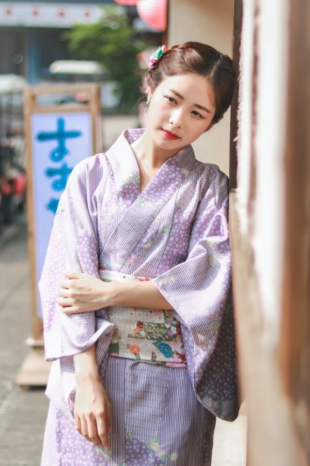 Lovely kimono girl paper, fresh, cute, elegant and dignified