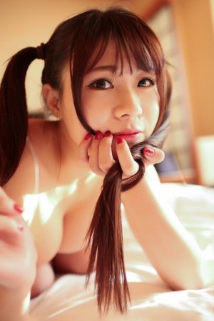 Strong and full! Hani, a Japanese beauty, has attractive breasts