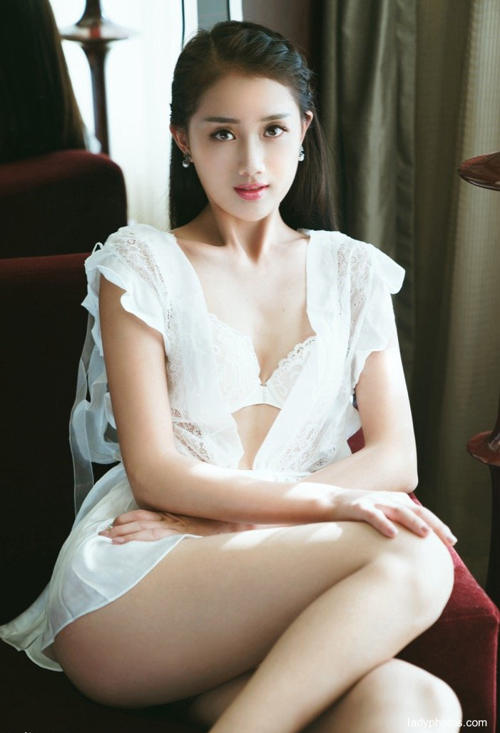 窈窕美女晴儿Anne身材曼妙 五官精致颜值清新秀丽 - 4