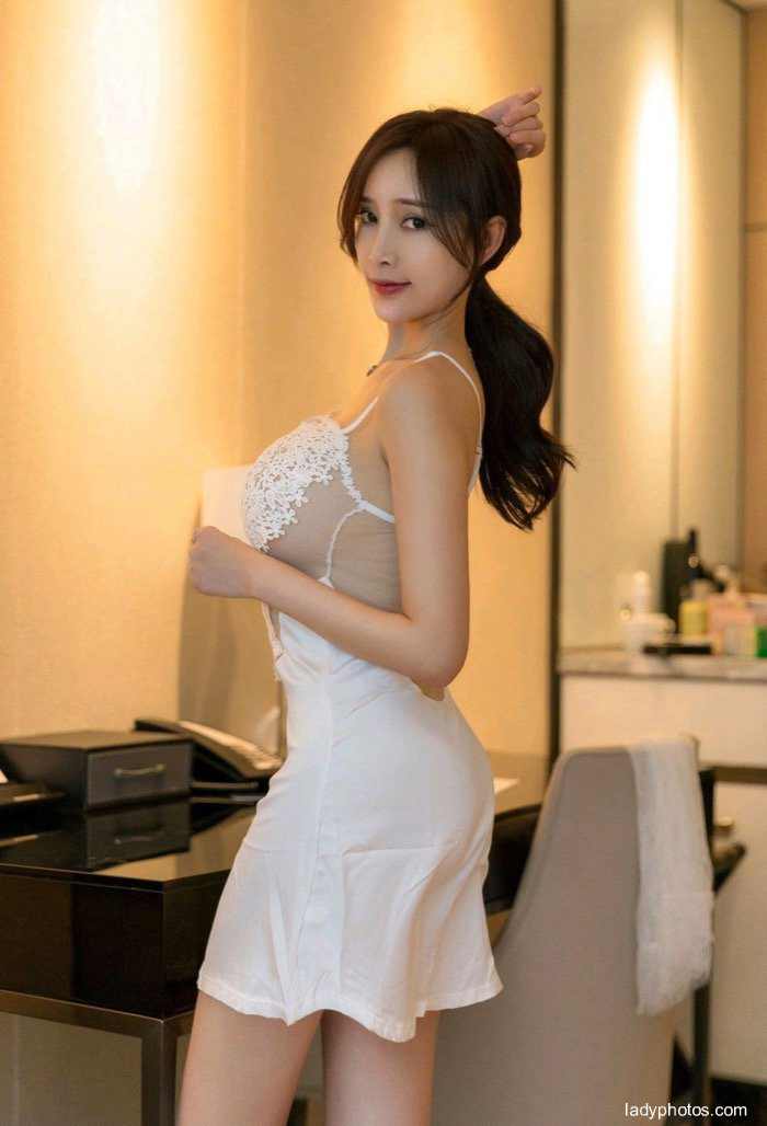 Sexy beauty bottle Zhou Yanxi's private photos, long legs and beautiful breasts - 4