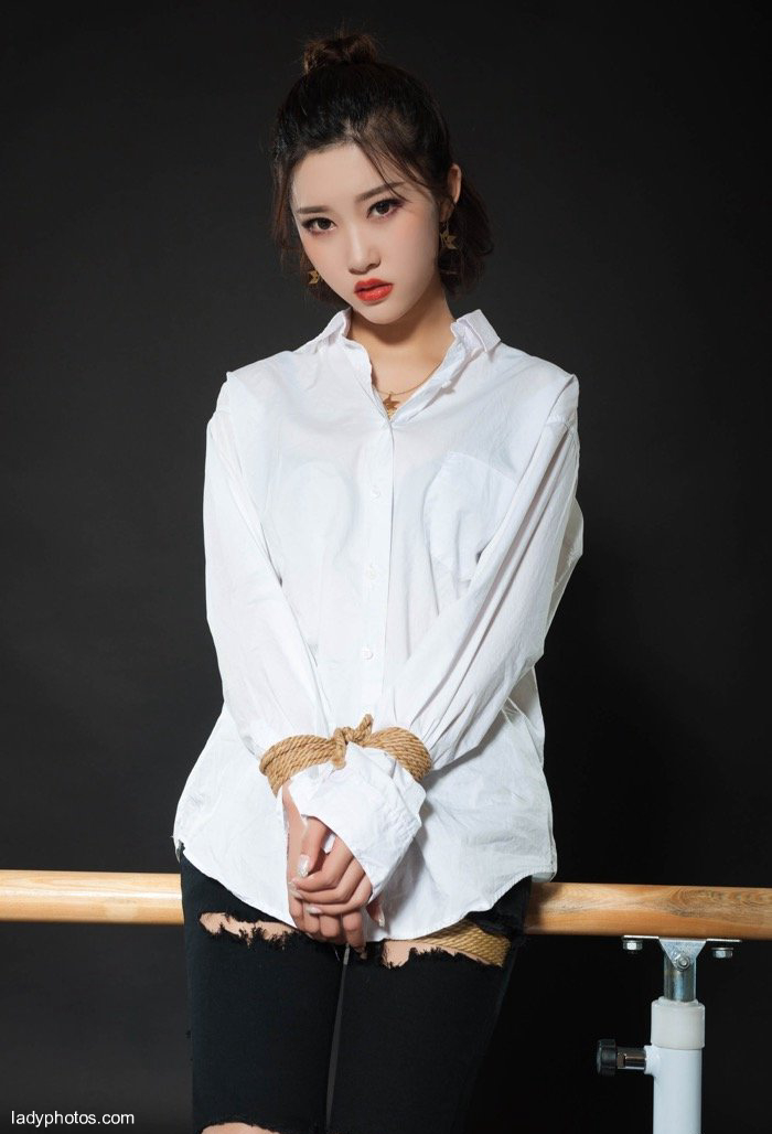 Beautiful cabinet model Xiaoxiao rope art binding photo set - 1