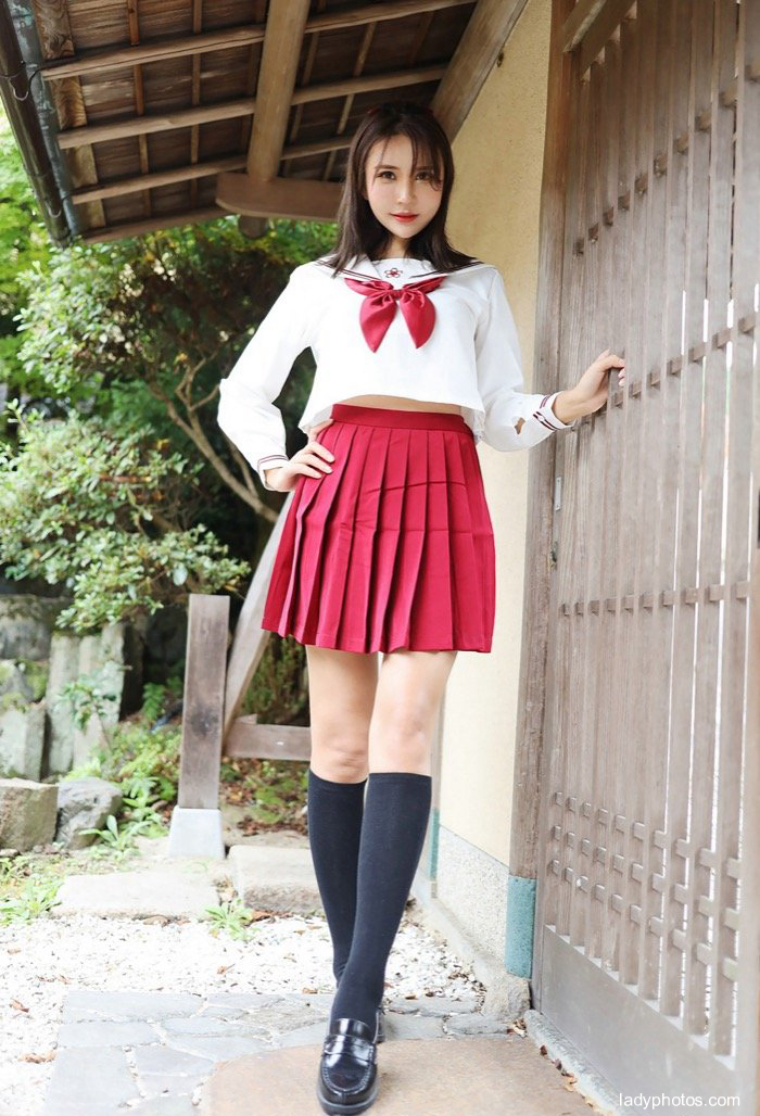 Sexy goddess solo Yin Fei shows off her white body in her student uniform - 4