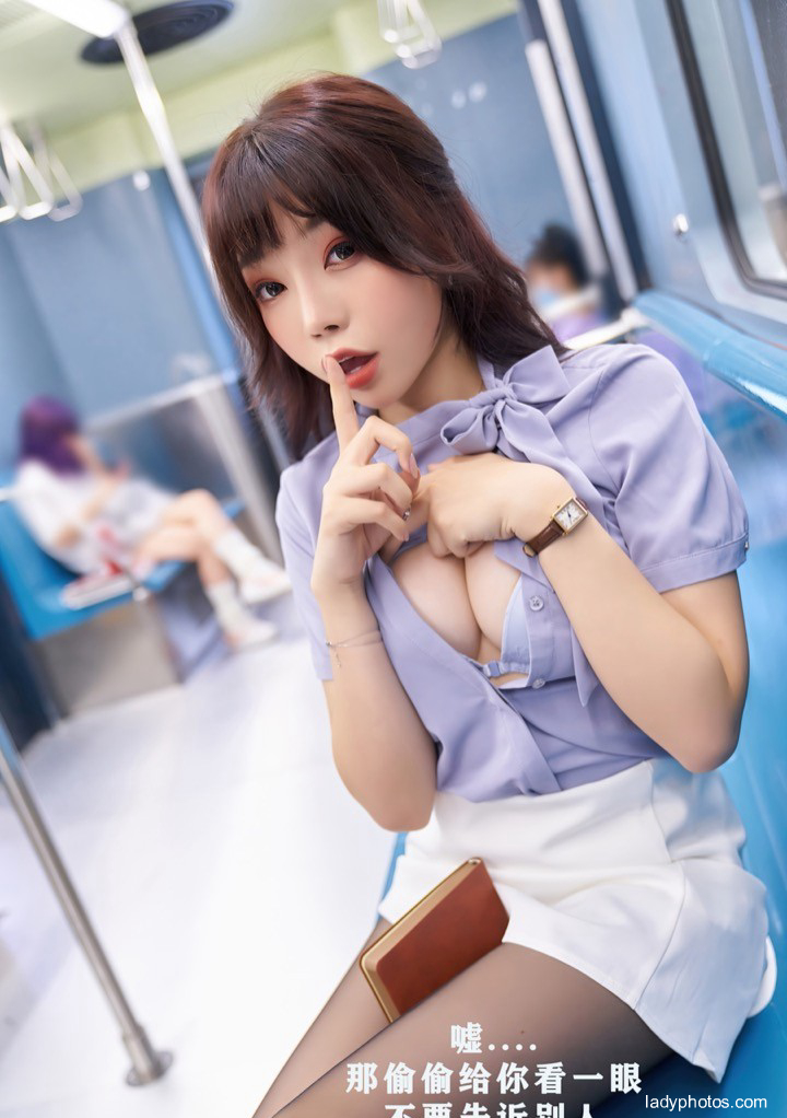 The goddess Zhizhi booty is sexy and coquettish, and the subway shows her spring glory - 3