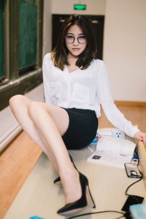 Satisfy your fantasy of teacher, promise Sabrina teacher ol uniform, intellectually charming