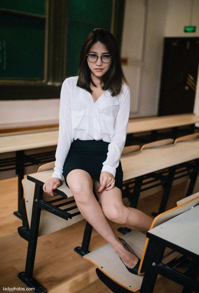 Satisfy your fantasy of teacher, promise Sabrina teacher ol uniform, intellectually charming - 5