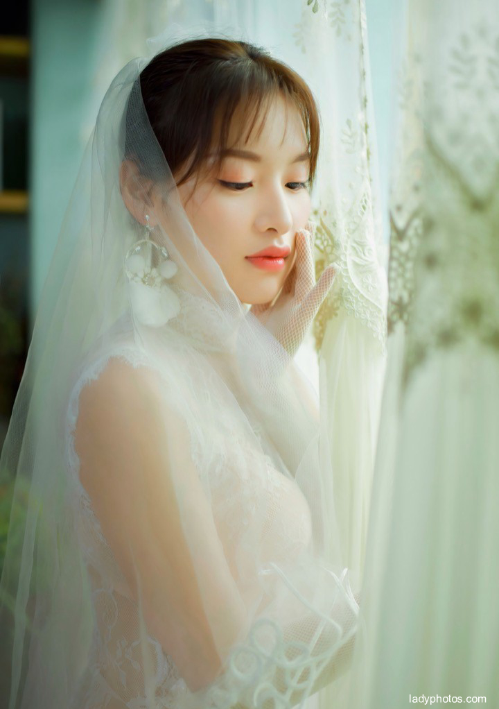 Come to the bridal chamber! The stunning beauty fan Jingyi's transparent wedding dress is waiting for you to ecstasy all night - 3