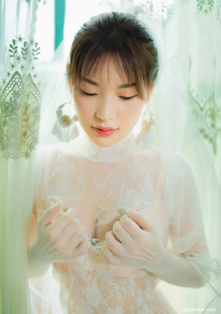 Come to the bridal chamber! The stunning beauty fan Jingyi's transparent wedding dress is waiting for you to ecstasy all night - 1