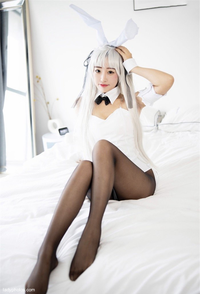 Pure soft girl, Dana Cosplay bunny, you can see her buttocks on the bed - 2