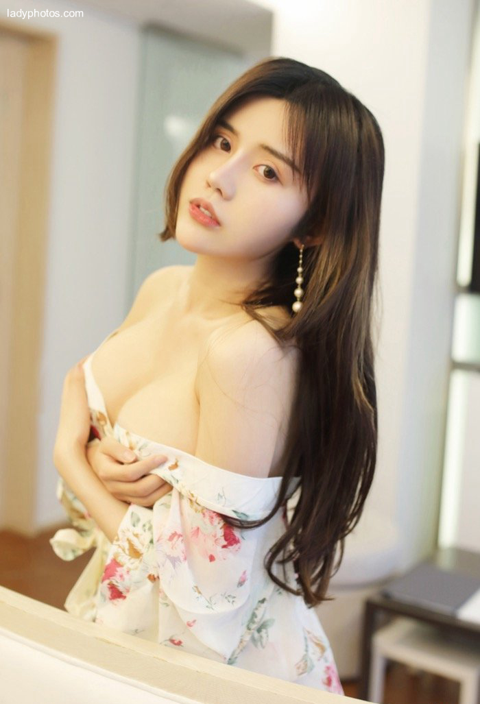 Gorgeous and sexy lady zhuoyaqi's full chest and milk fragrance - 5