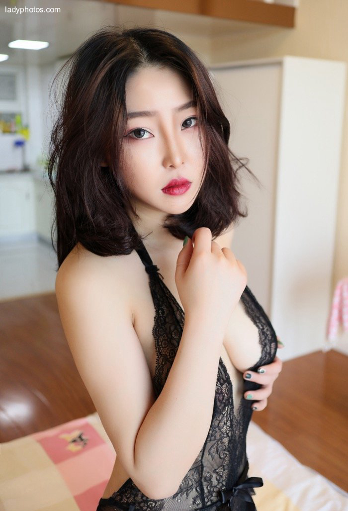 외로움 을 참 기 어렵다!붉 은 입술 젊 은 부인 데 몬 요 욕망 가득 한 침대 에서 당신 을 기다 리 고 있 습 니 다. - 3