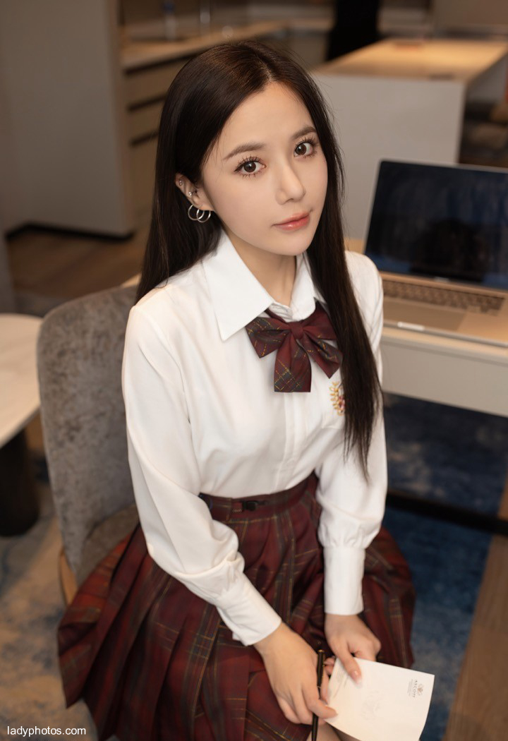 清純美女魚子醬JK制服寫真滿足你對學妹的幻想 - 1