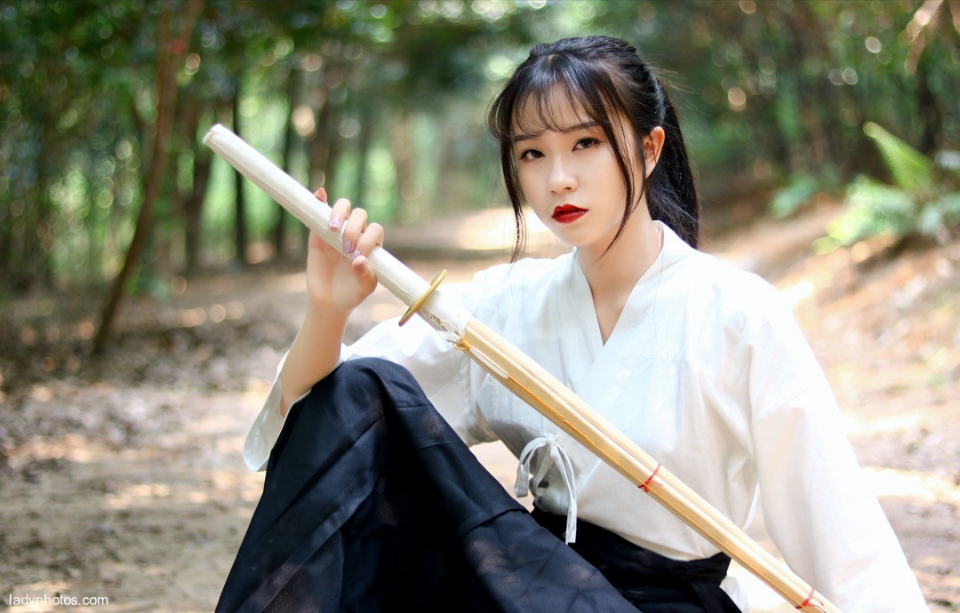 The girl of Kendo is pure and beautiful. She is full of Qi at a young age - 3