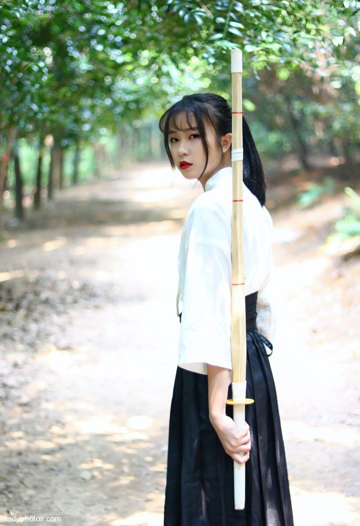 The girl of Kendo is pure and beautiful. She is full of Qi at a young age - 1