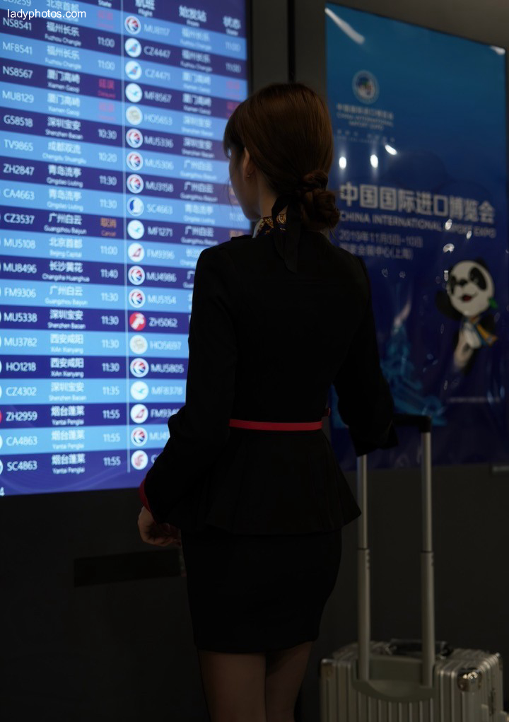 The picture of the stewardess girlfriend Zhou Yuxi hotel is fascinating. The devil's figure is soul stirring - 1