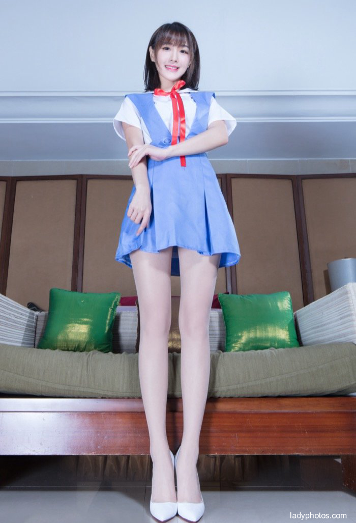 台湾の妹はとても心地良くて、1足の大きい白い足は人に眼中を移動させられません！ - 1