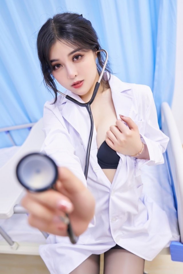 Model Han Jingan's professional uniform tempts to satisfy your doctor's fantasy