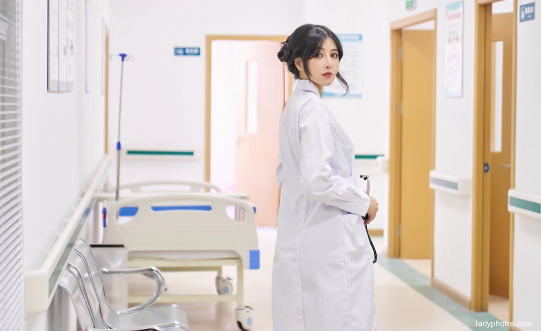 Model Han Jingan's professional uniform tempts to satisfy your doctor's fantasy - 3