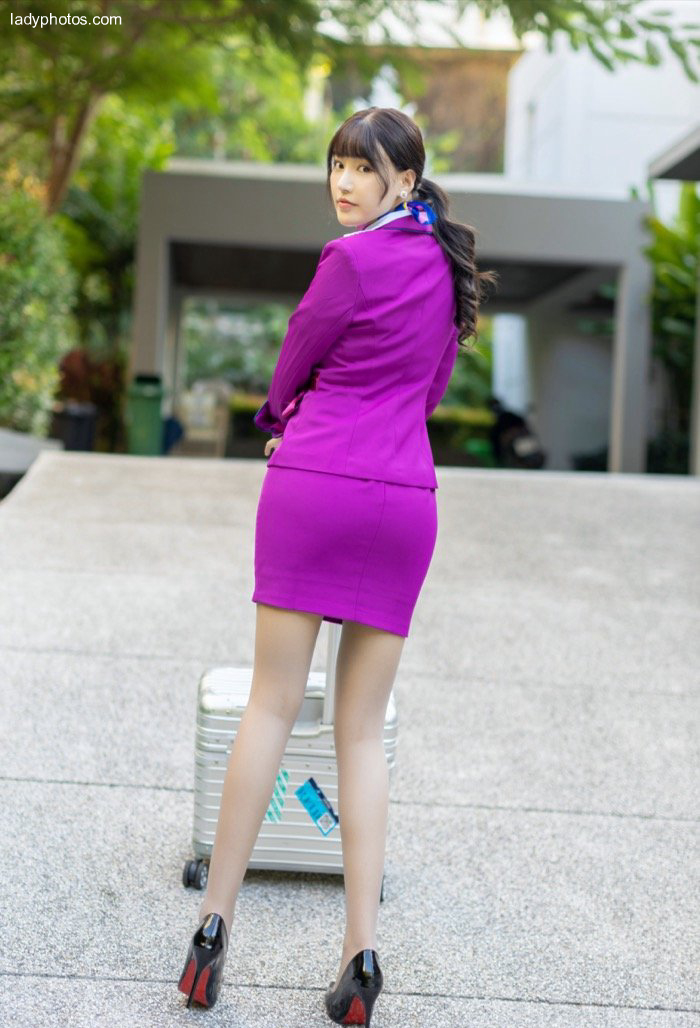 Tie up the stewardess! Famous model Zhu Ke'er challenges the temptation of the biggest uniform - 2