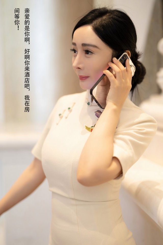 The stewardess girlfriend looks like Yang Mi. The hotel opens a room for you to spend the spring night