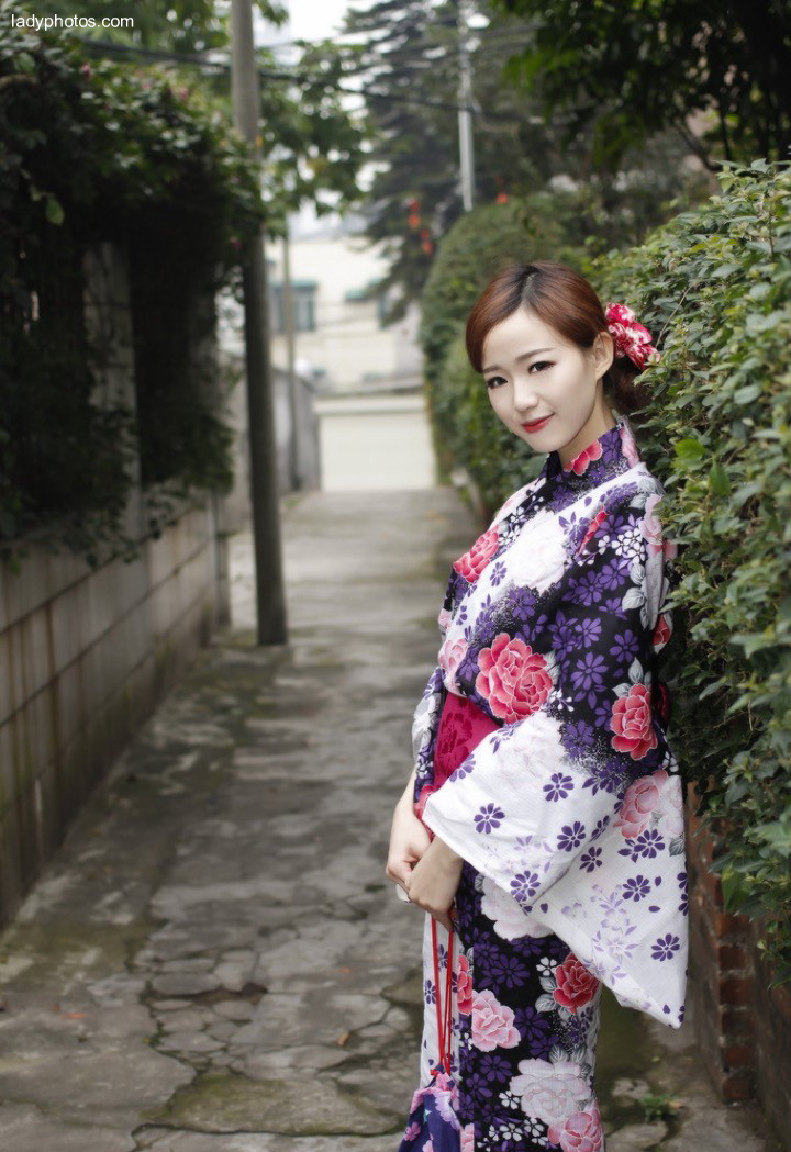 Beautiful and delicate kimono girl photo, sweet smile, beautiful - 3