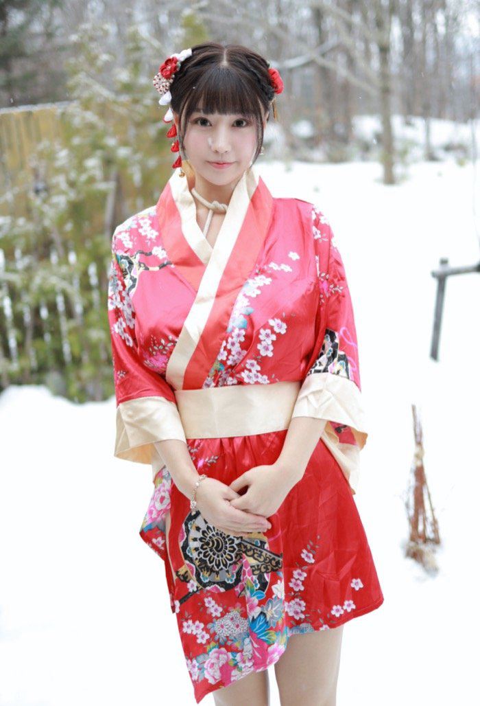 Playing bundling in the hot spring pool, kimono beauty Zhu Ke'er is full of beautiful figures - 1
