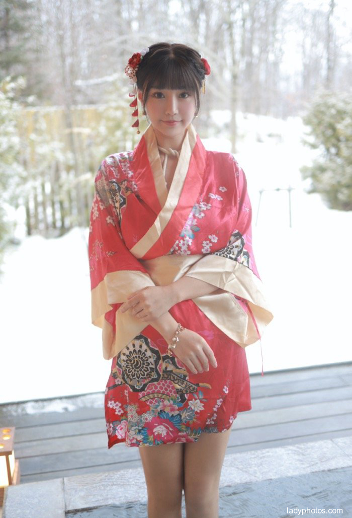Playing bundling in the hot spring pool, kimono beauty Zhu Ke'er is full of beautiful figures - 3