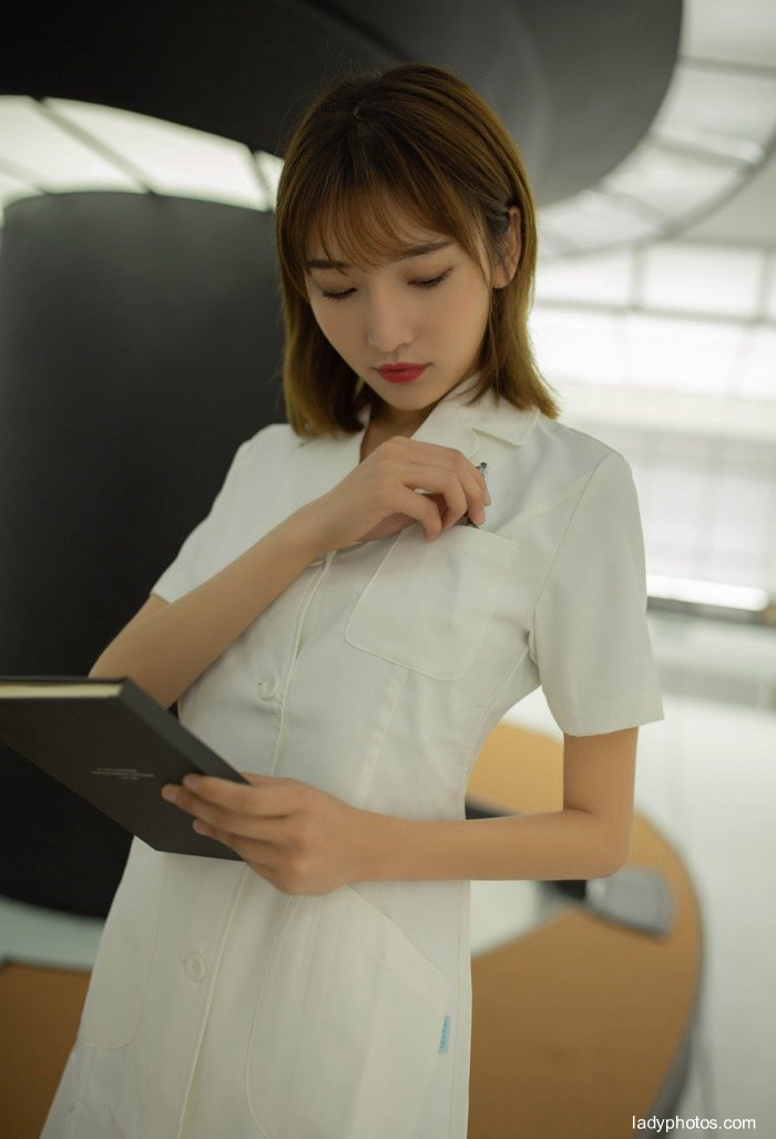 The laboratory is also passionate! Black silk girl Lu Xuanxuan turns into your scientist girlfriend - 1