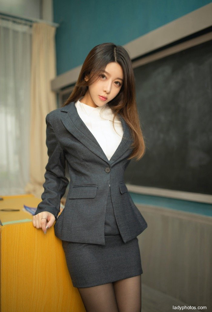 Second kill Japanese AV! Teacher Xia Shishi's real classroom scene shows Xiangyan classroom - 1