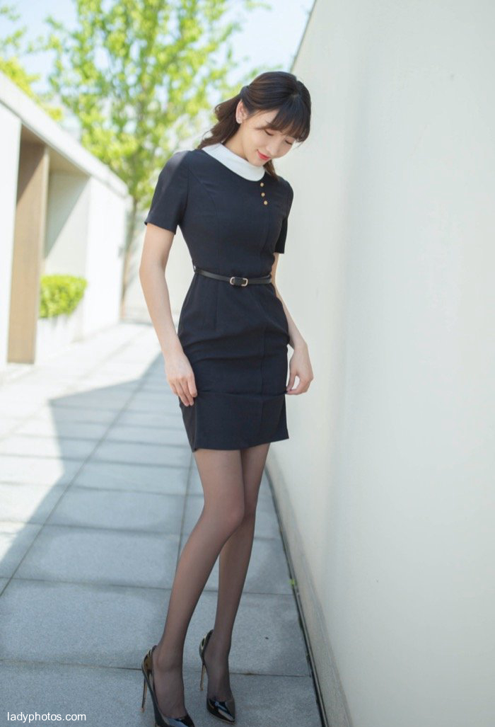 Sexy secretary Lu Xuanxuan is shy and naked, long legged and black silk, the best in the world - 1