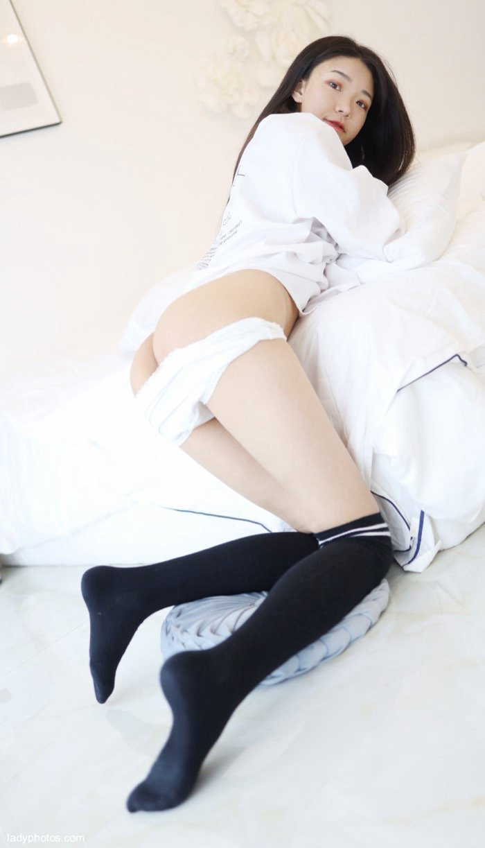 Take off a light lie down on the bed, JK soft Sister Zhang Xiaoni skin white and delicate extreme - 1