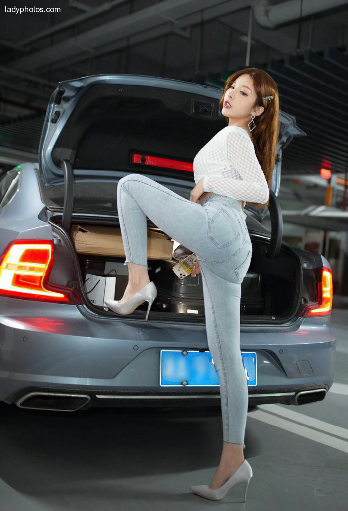 Fragrant car with beautiful underwear, special object Chen Xiaomiao, gorgeous car, charming and panting - 2