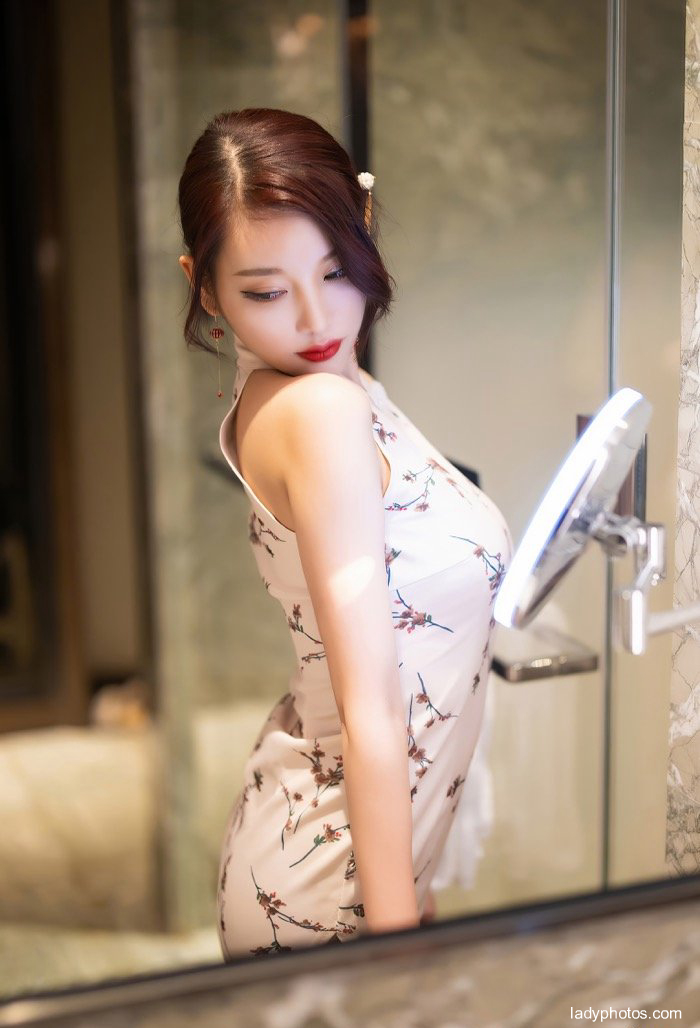 Yang Chenchen's cheongsam and silk stockings seduce the beauty level, perfect figure and sexy flame - 3