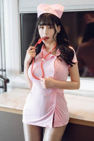 巨乳美女朱可兒粉紅色護士制服魅惑張腿勾引別有風味