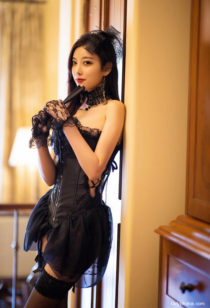 Sexy goddess Yang Chenchen's sexy private house photo is enchanting and exquisite - 4