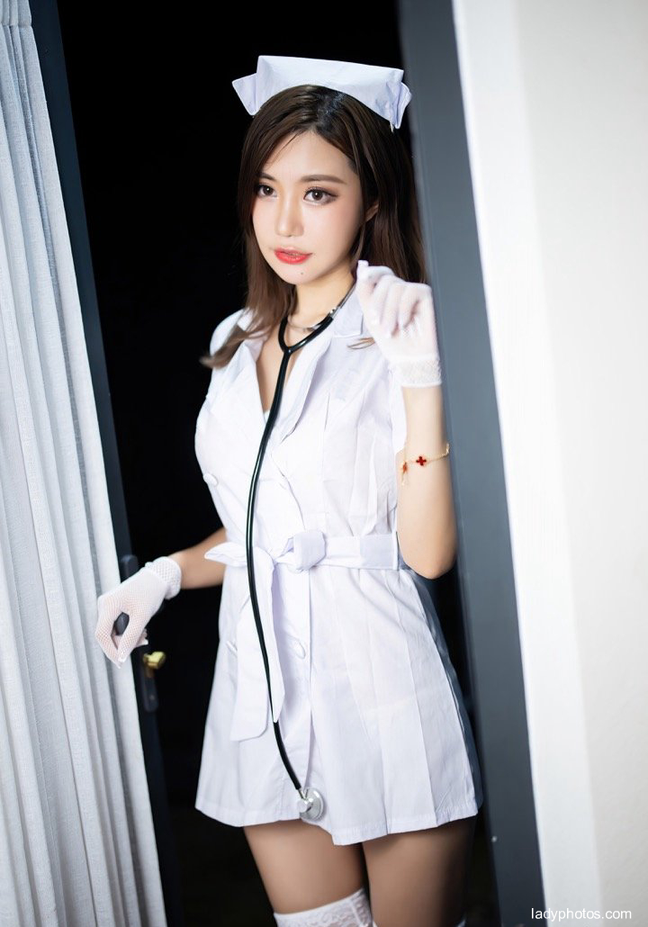 Qilijia incarnates as a private nurse and brings ecstatic treatment experience - 1
